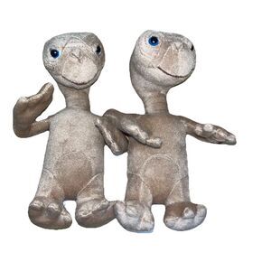 E.T. The Extra-Terrestrial et Plush 8 Universal Studios Amblin Toy Factory VTG